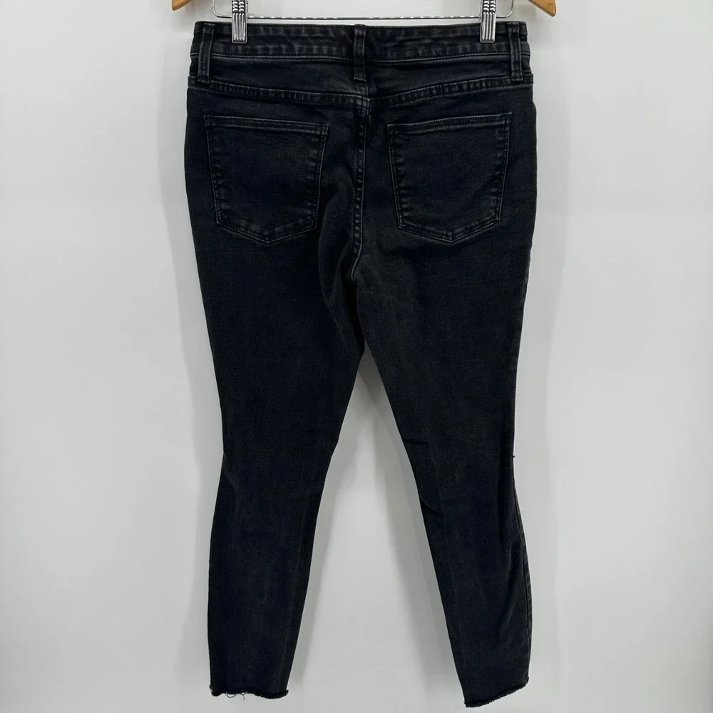 Universal Thread Jeans Womens 6/28R Black Distressed Denim Mid-Rise Skinny